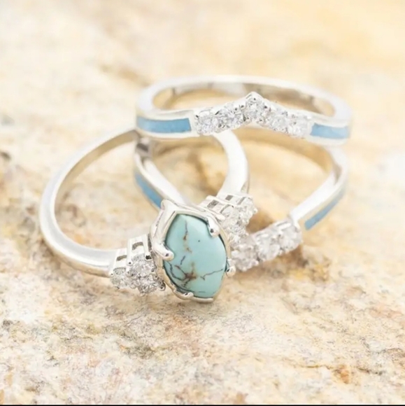 New Size 8 Three Piece Ring Set - Picture 8 of 11